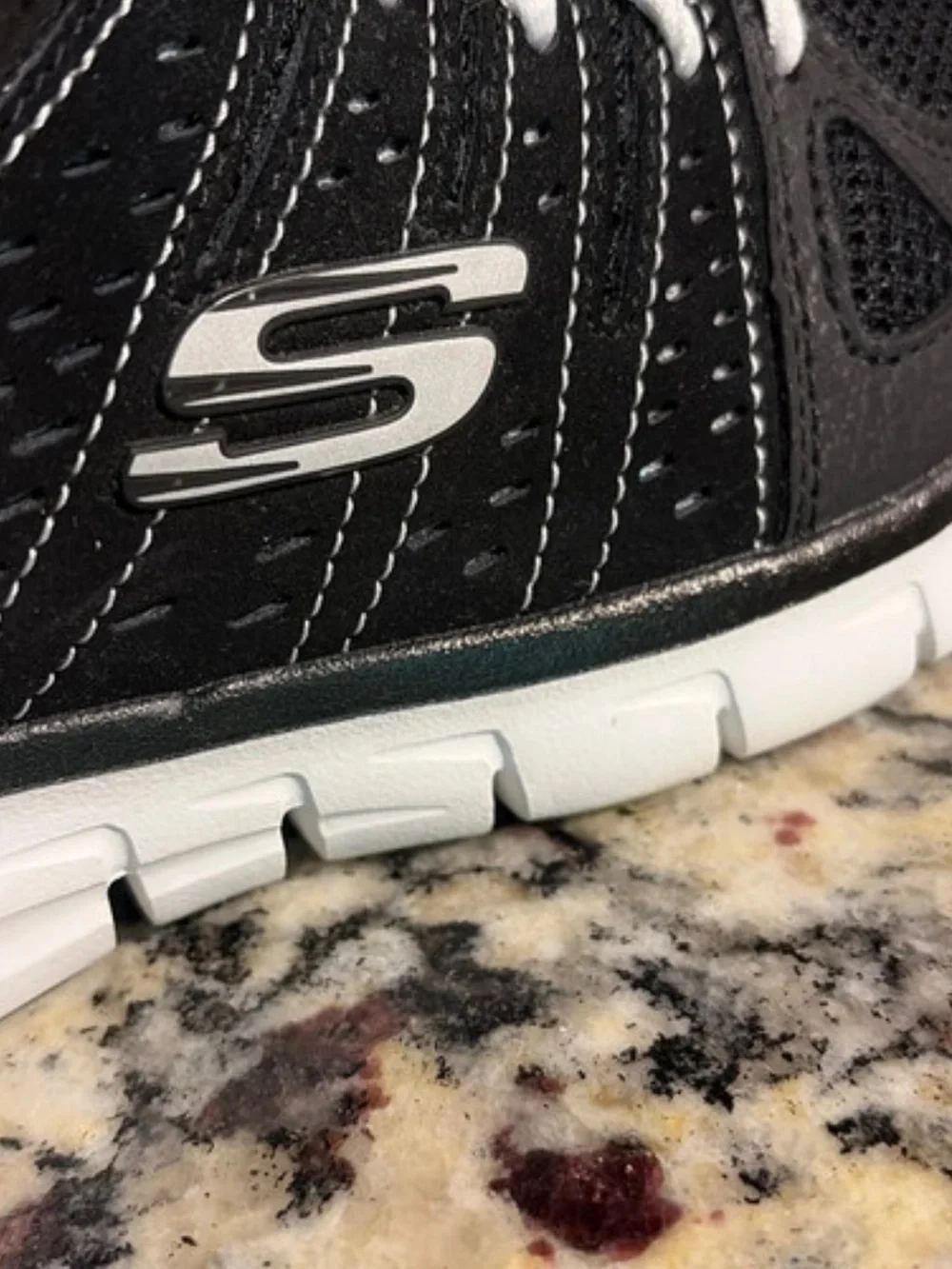 SKECHERS♦️DUAL LITE SNEAKER